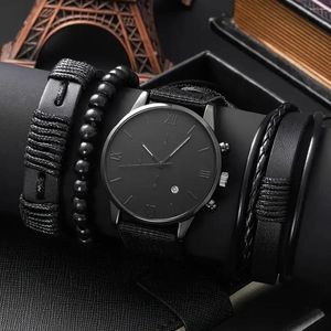 Montre-bracelets 4pcs / set le calendrier simple du calendrier pour hommes trois yeux de quartz watz watch pU bracelet set Ramadan cadeau