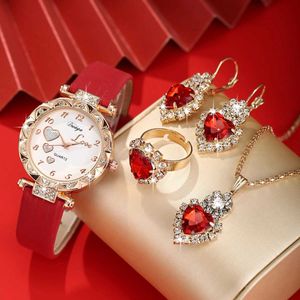 Montre-bracelets Ensemble de 5 pièces de femmes en cuir de luxe léger à la mode et polyvalent avec diamant en diamant le poignet d'amour quartz D240430
