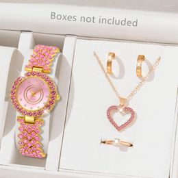 Montre-bracelets 5pcs / set Pink Femmes Regarder Léger Luxury Dial Quartz Wristwatch Alliage Brave à coeur Ensemble de bijoux en forme