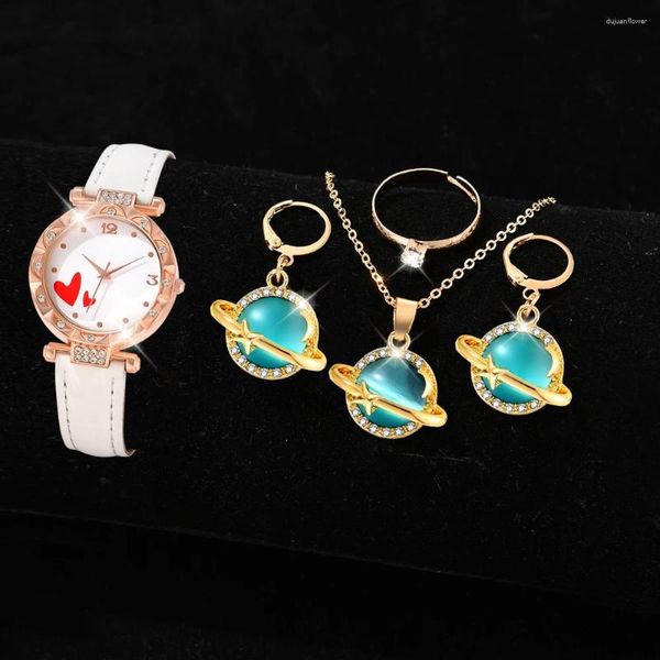 Montre-bracelets 5pcs / set Femmes blanches Watch Red Heart Laser Diading Quartz Wristwatch en cuir bracelet Jade Jewelry Set Gift for Mom