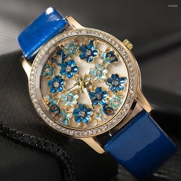 Relojes de pulsera 5 piezas Reloj de cuarzo para mujer Reloj clásico con esfera de flores Relojes de diamantes Reloj de pulsera de lujo para mujer Negro Blanco Moda al por mayor Vintage