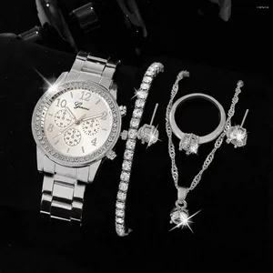 Montre-bracelets 6pcs dames mode luxe Full diamant trois yeux bands en acier numérique quartz watch love boucles d'oreilles