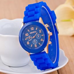 Polshorloges Aankomst horloges voor vrouwen Genève drie-ogen siliconenhorloge mode trendy dames relojes para mujerwristwatches