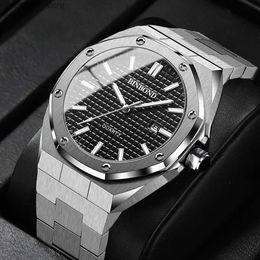 Montre-bracelets B0233 Fashion Casual Mens grand cadran argent en acier inoxydable Calendrier Quartz Watch Classic Top Class Mens Watch