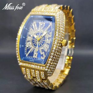 Horloges Blauw Quartz Herenhorloge Goud Volledig Zirkoon Diamant Luxe Horloges Voor Grote Pols Mannelijke 3 Bar Waterdichte Handklok Drop 231025