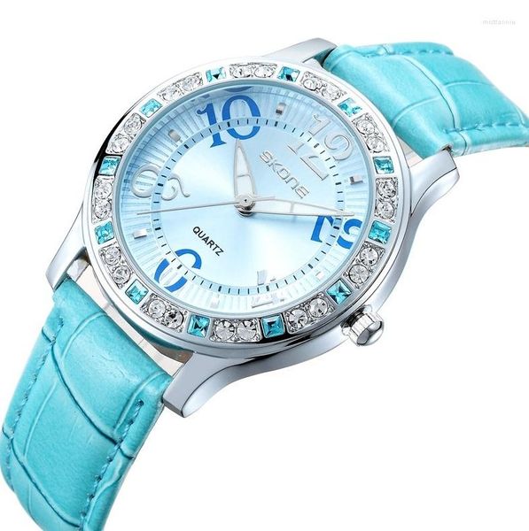 Montre-bracelets marque Sapphire Fashion Rhinaistone Belt Ladies Watch Korean Trend Low Prix Promotion