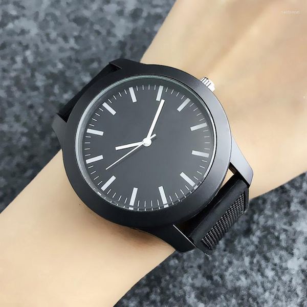 Montres-bracelets Marque Montres-bracelets Mode Hommes Femmes Dames Fille Couples Style Crocodile Quartz Casual Bande De Silicone Horloge LA06Montres-Bracelets