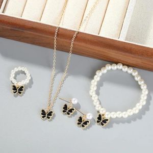 Montres-bracelets Butterfly Watch Set Imitation Perle Bracelet Femme Pendentif Bijoux avec Faux Collier pour Anniversaire