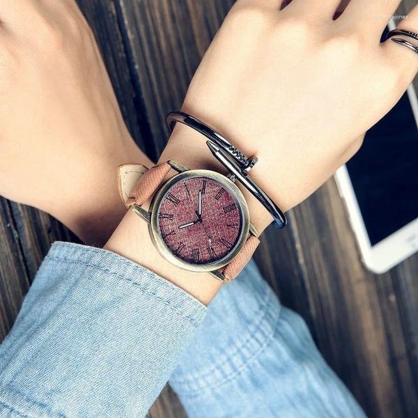 Relojes de pulsera Correas de mezclilla de lona Reloj de cuarzo de moda romana Regalo para amantes de amigos Relojes Mujeres