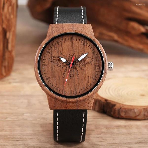 Relojes de pulsera Esfera de abeja tallada Relojes para hombres Correa de cuero negro Reloj de madera Nogal Rojo Segundos Reloj de pulsera de cuarzo Regalo para hombres Papá Marido