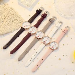 Horloges Casual Koreaanse mode-stijl Dames Leuk horloge Student Fruit Dameslezer Geschenken