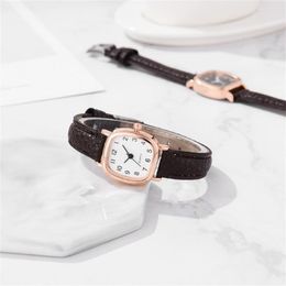 Relojes de pulsera Reloj de cuarzo informal para mujer Moda Simple Correa de cuero fino Relojes de lujo ligeros para mujer