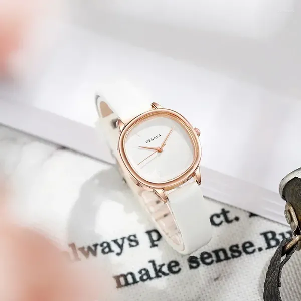 Montre-bracelets Femmes décontractées Regardez les étudiants en cuir de quartz simple Corloge Clock Ladies Watch Gift For Avery Reloj Para Mujer