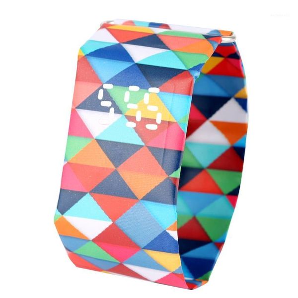 Montre-bracelettes carrés colorés motif de papier montre la sangle du dupont durable montres femmes cadeau numérique affichage de wrists