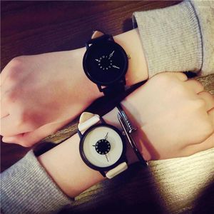 Montres-bracelets Couple Montre Minimaliste Casual Quotidien Passionné De La Mode Hommes Et Femmes Bracelet En Cuir Quartz Analogique