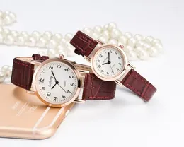 Montres-bracelets Couple Montres Dames Amant Montre Femmes Bracelet En Cuir Casual Quartz Pour Cadeaux Relogio Feminino Horloge