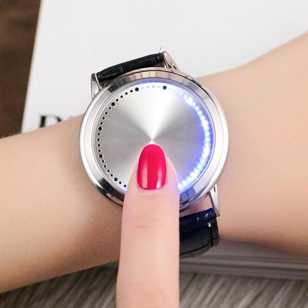 Montres-bracelets Creative Personnalité Écran Tactile LED Montre Hommes Femmes Mode Lady Boy Lovers Enfants Arbre Numérique Montres ÉlectroniquesWristwatc