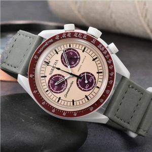 Horloges Aangepaste Halloween Kerstcadeaus Maan Horloge 40mm Wijzerplaat Plastic Kast Canvas Band Ontdek de Aarde Mars Neptunus Voor Mannen Relog