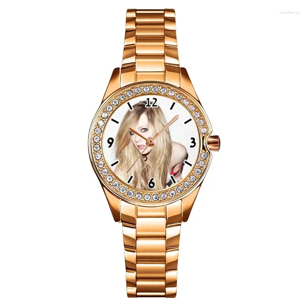 Montres-bracelets Cadran de montre personnalisé Personnalisez le visage avec le logo Po Concevez votre propre cadeau unique pour les femmes d'or pour la famille d'amie de fille