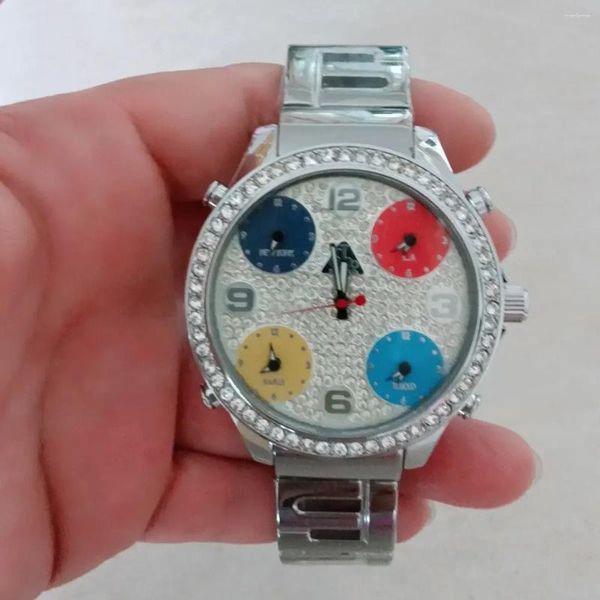 Relojes de pulsera Reloj de leopardo checo Cinco zonas horarias Cinturón de hiphop no convencional para hombres