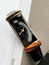Montre-bracelettes créatrices carrés en acier carré sapphir miroir en cuir miroir en cuir watch 2024 Fashion Fashion Luxury