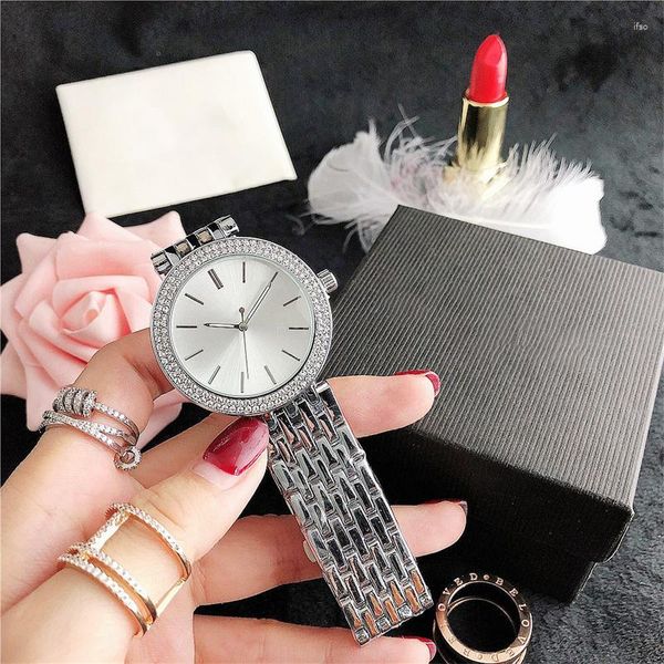 Montres-bracelets Diamant Montres Femmes Quartz Montres De Luxe Classique Mode En Acier Inoxydable Dames Montre Cadeau