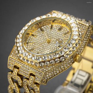 Les montres-bracelets dépassent le diamant Iced Watch for Men Hip Hop Mens Watche Cuban Chain Band Fashion Wristwatch Man Gold Reloj Hombre