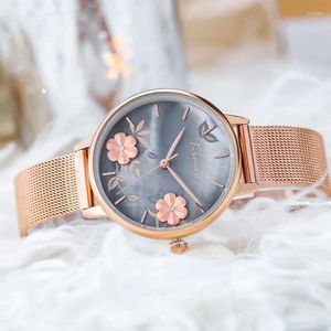 Muñecos de pulsera Flores grabadas Cadena de malla redonda de malla Correa Fina Arte Reloj Women's Watch Small Elegant Women Accessories for Women