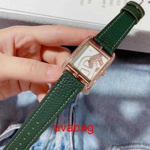 Polshorloges Europa en het populaire modemerk van de Verenigde Staten kijkt vrouwenmeisje Crystal Rectangle Style lederen band Quartz pols Watch0