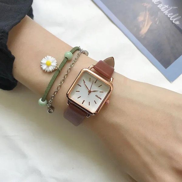 Relojes de pulsera Exquisito Simple Chic Slim Mujeres Relojes de Cuarzo Pequeñas Señoras Casual Cuero Delicado Reloj Clásico