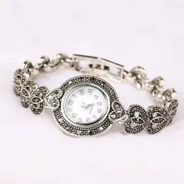 Montre-bracelets Fashion Designer Women's Woards Women's Vintage Rhinestone Crystal Heart Bracelet Watch Bohemian Style pour les femmes