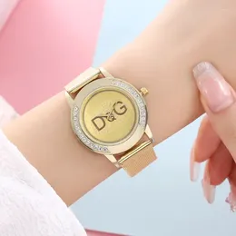Relojes de pulsera Moda Famosa marca DQG Reloj para mujer Resistente al agua Doble diamante Correa de aleación de oro Relojes de pulsera de cuarzo para mujer Reloj