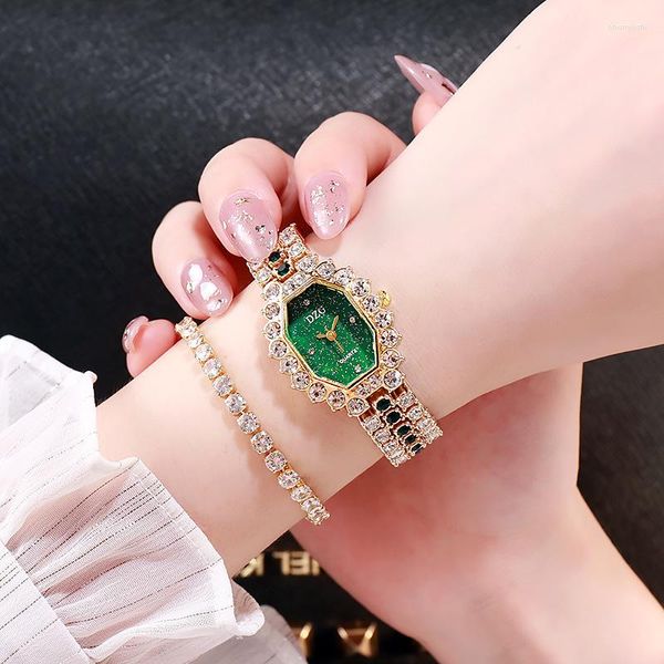 Relojes de pulsera Moda Ocio Estrella Superficie Reloj Cadena transfronteriza Cuadrado Diamante completo Punto de venta directa de fábrica para mujeres