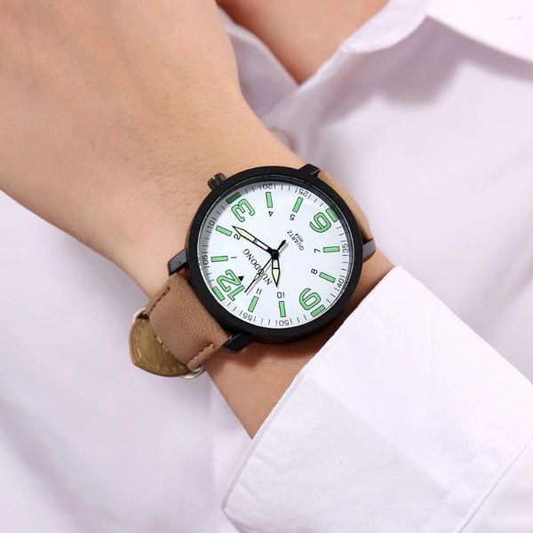 Muñecos de pulsera de moda Men relojes de ocio estilo universitario para hombre de cuarzo reloj de mano luminosa reloj masculino gran dial casual de hombres de la pulsera