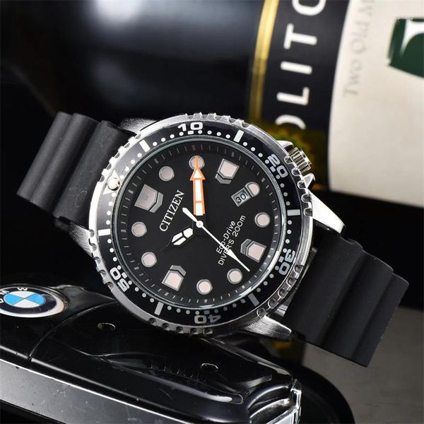 Montres-bracelets Mode Promaster Diver Series Eco-Drive Montre à ruban à quartz à trois broches pour hommes avec boîte-cadeau