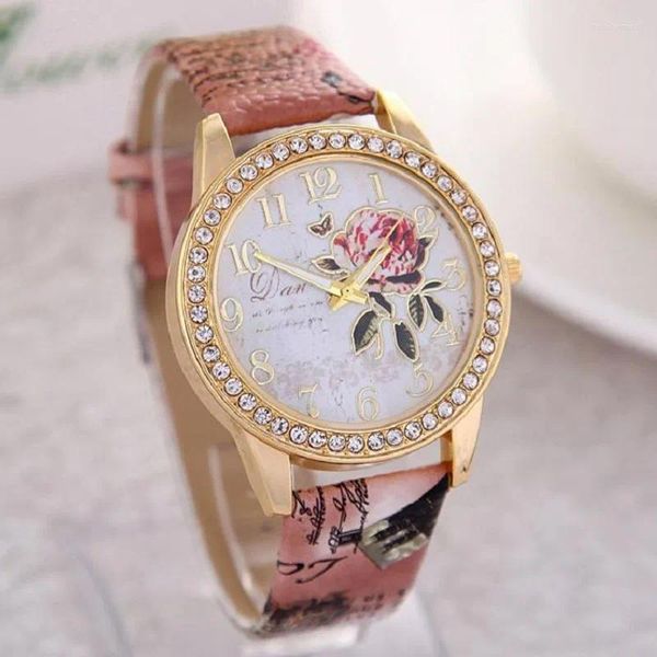 Montres-bracelets Mode Rose Fleur Modèle Montre Casual Femmes Montres Graffiti Bracelet En Cuir Quartz Cristal Dames