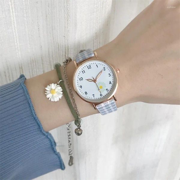 Montres-bracelets Mode Simple Dessin animé Fleur Cadran Montres-bracelets pour femmes Dames Casual Tissu Ceinture Étudiants Enfants Quartz Montre Femme Horloge