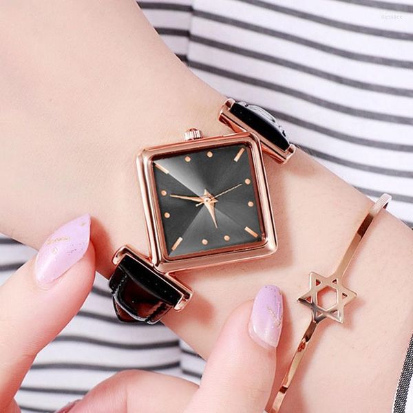 Relojes de pulsera Moda Cuadrado Dial Banda de cuero negro Reloj de pulsera de mujer Pulsera de cristal de diamantes de imitación Reloj de cuarzo Conjunto Relogio Feminino