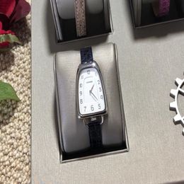 Montre-bracelettes mode Unique arc numérique cadran regarder les dames stingray lettre en cuir authentique logo wristwatch femmes galop montres 303p
