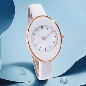 Montre-bracelets Watch Fashion pour les femmes Regardez les produits les plus vendus de la marque de luxe Luxe Ladies Womens Personnalité Simple Belt Reloj Mujer 240423