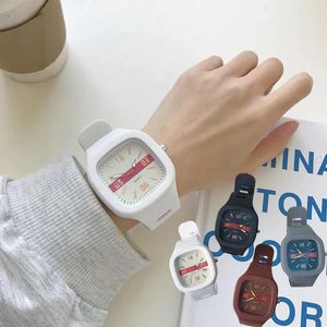 Horloges Modehorloges Eenvoudige horloges Merk Vierkant Vrouwelijk Quartz Drop Sportklok Automatisch dameshorloge