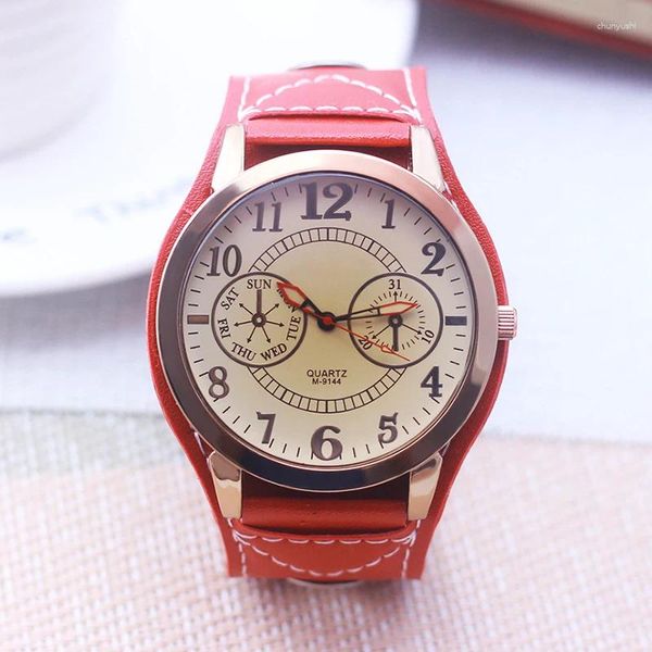 Montre-bracelettes Fashion Femme Femmes Fembes Cool Wide Le cuir Strap Quartz Trendy Luxury Personnalité Électrique Montre les cadeaux