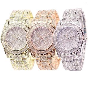 Montres-bracelets Mode Femmes Luxe Rond Quartz Montres 2023 Poignet Pour Brillant Or Argent Dames Petits Cadeaux