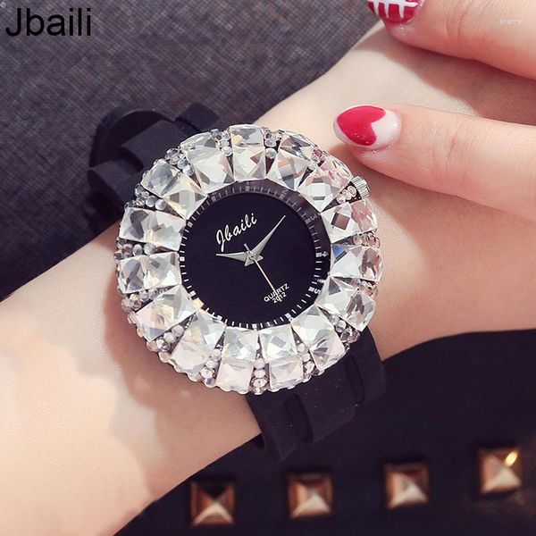 Montres-bracelets Mode Femme Montre Brillant BlingBling Cristal Quartz Montres Femmes Bande De Silicone Casual Dames Relogio Feminino