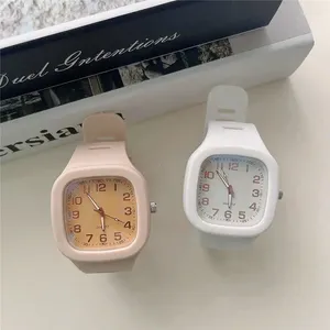 Relojes de pulsera Relojes de mujer de moda Reloj de esfera cuadrada Reloj de lujo de cuarzo de silicona para mujer pareja al por mayor Reloj