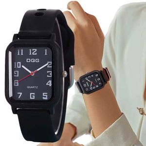 Polshorloges modieuze en sportieve dames DQG Brand Watch Simple rechthoekige digitale dameskwarts Watch Casual Silicone Rieme Dress Gift Watchl2304
