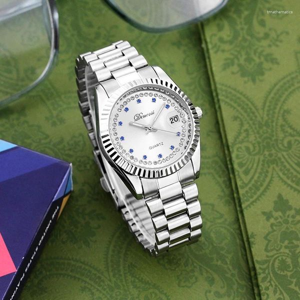 Relojes de pulsera Reloj de cuarzo para mujer con tachuelas de diamantes estrellados lujosos de moda con tira de acero Temperamento impermeable y luminoso