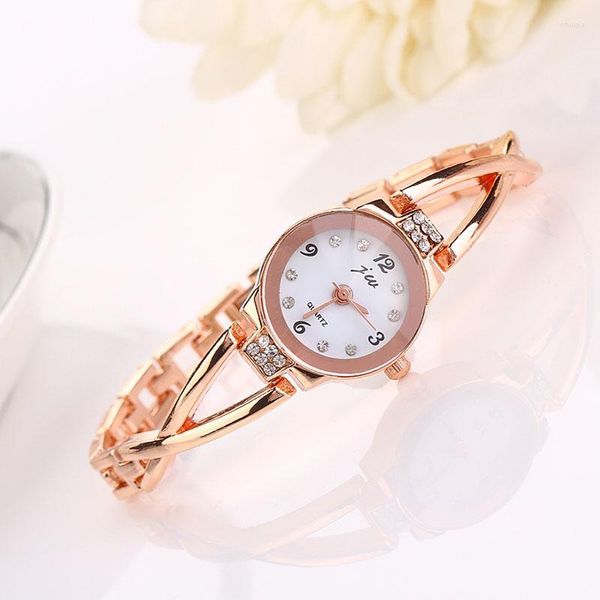 Mujeres de pulsera Pulsera de cadena fina Vigilancia para mujeres Fashion Diamond Acero inoxidable Circular Dial Analógico Analógico