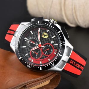 Horloges voor heren 2024 Nieuwe herenhorloges Zes steken Alle wijzerplaatwerk Quartz Horloge Ferrar Top Luxe Merk Chronograaf klok Rubberen riem mode F1 racewagen 2588