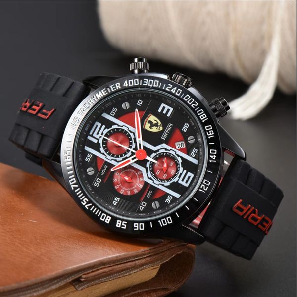 Montres-bracelets pour hommes Nouvelles montres pour hommes Six points Tout le cadran fonctionne Montre à quartz Ferrar Top Marque de luxe Chronographe Horloge Ceinture en caoutchouc Mode Voiture de course F1 Type un